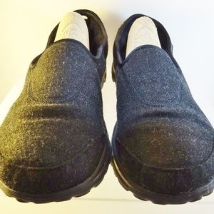 SKECHERS GO WALK BLACK SLIP-ONS